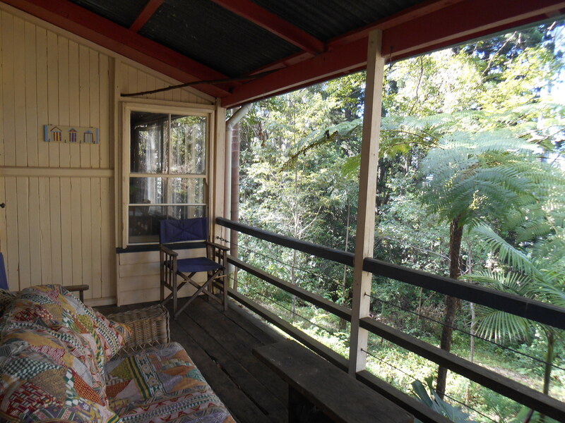 Mount Glorious accommodation veranda for bird-watching