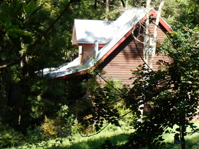 Mount Glorious accommodation private cottage